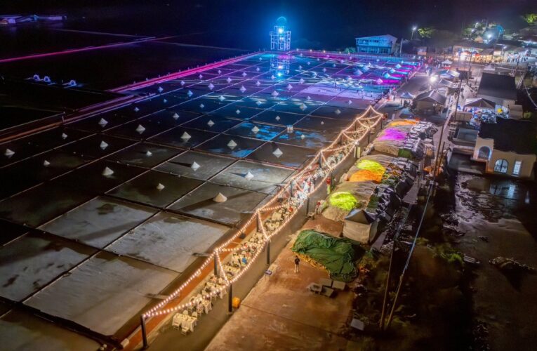 首創鹽田白金餐桌 鹽工相聚共饗光影盛宴