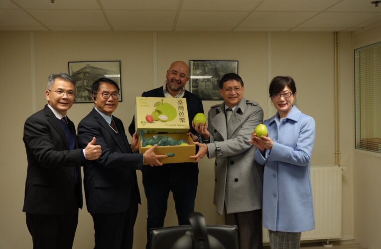 黃偉哲率團訪法 台南農產叩關歐洲市場 鳳梨芭樂首入法獲高度肯定